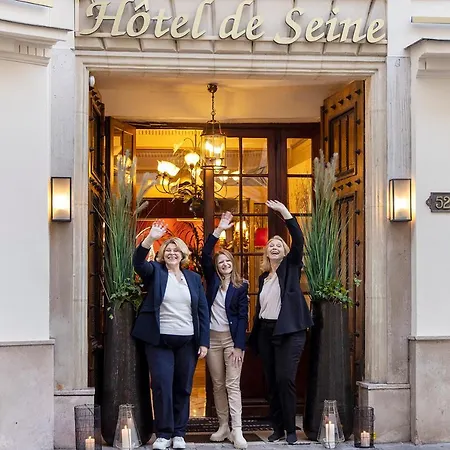 De Seine Hotell 3*