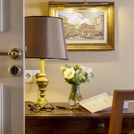 De Seine Hotel 3*